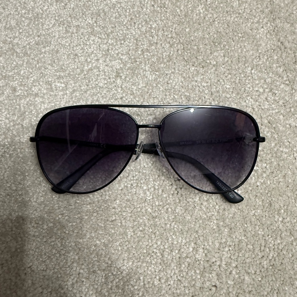 Black Aviator Sunglasses